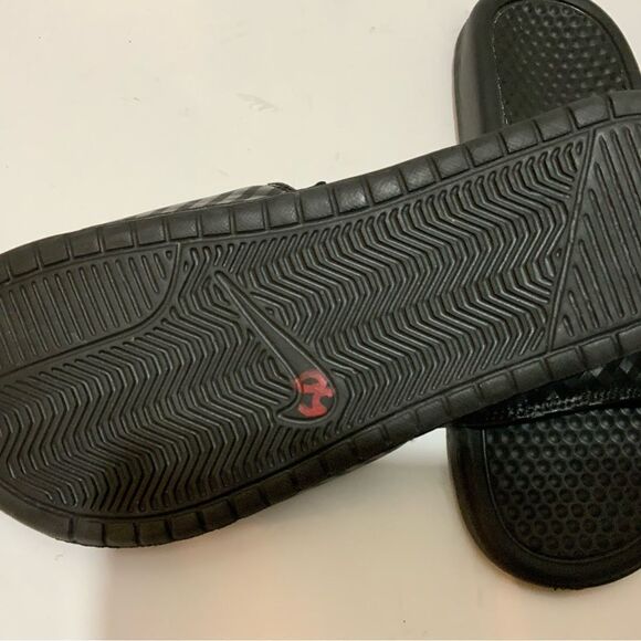 NIKE WOMEN'S BENASSI Slides Slide BLACK WHITE 343881-011 Sz 8 - Picture 5 of 7